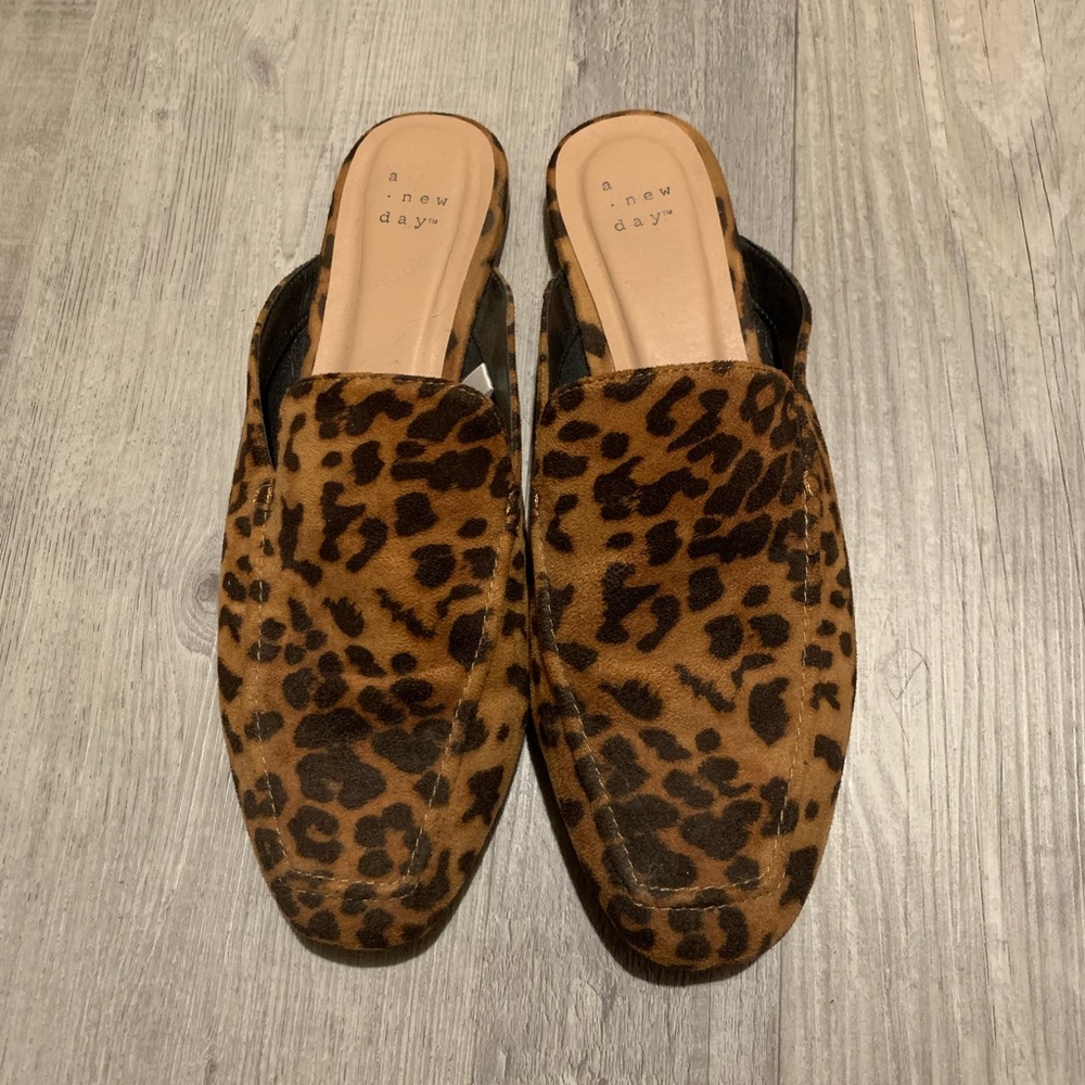 Leopard print square-toe mules | Size 8.5